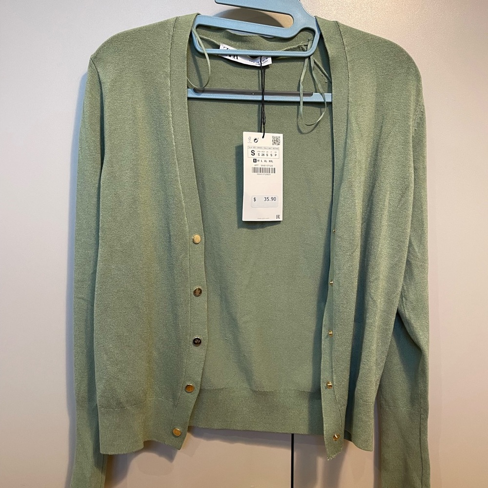 Green silky/stretchy Zara Cardigan with gold snap buttons